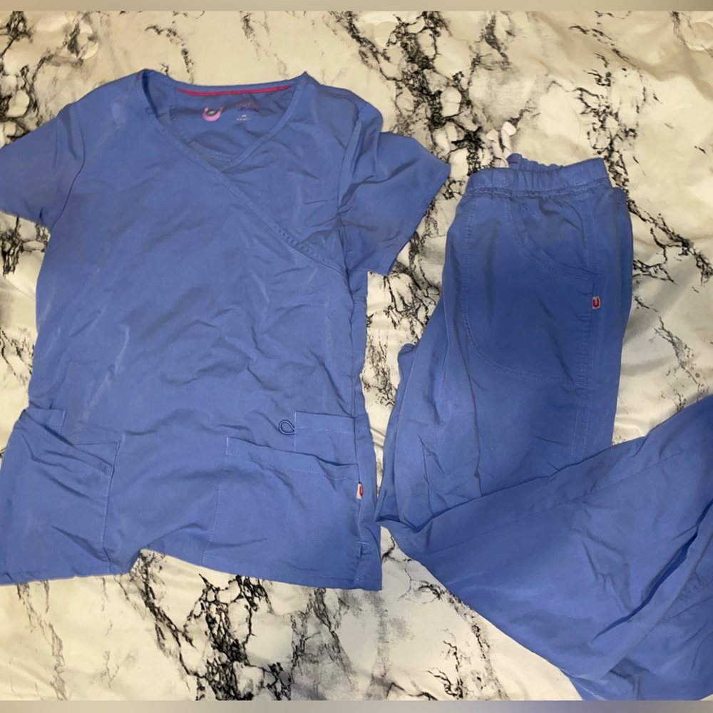 Urbane Ultimate scrub set